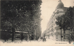 FRANCE - Vichy - Vue Sur L'hôtel Du Parc - Carte Postale Ancienne - Vichy