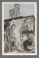Monestiès, Le Porche Et Une Façade Du Chateau (5791-2) - Monesties