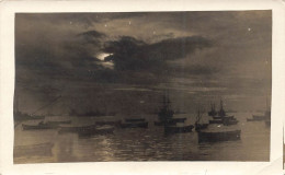 TRANSPORTS - Des Bateaux De Pêche Sous Le Ciel Nocturne  - Carte Postale Ancienne - Fishing Boats