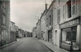 CHAMPDENIERS - Rue De Genève.(une Charcuterie) - Champdeniers Saint Denis