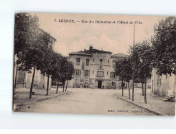 LEZOUX : Rue Des Balmettes Et L'Hôtel De Ville - état - Lezoux