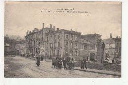 BACCARAT - LA PLACE DE LA MAIRIE ET LA GRANDE RUE - 54 - Baccarat