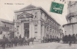 Station De Taxi Cheval Calèche Devant Ecole Beaux Arts Bourges Envoi à Clemence Patou Mery Es Bois - Taxis & Huurvoertuigen