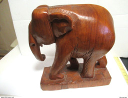 LADE  600 - Houten Olifant - éléphant En Bois - 15 X 15 Cm - 480 Gram - Hout