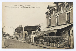 CPA. 95 Domont - Avenue Jean Jaurès. Le Passage à Niveau - Domont