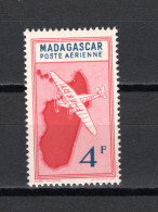 MADAGASCAR  PA  N° 31  NEUF SANS CHARNIERE COTE  1.15€   CARTE DE MADAGASCAR  AVION - Poste Aérienne