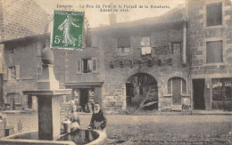 CPA 43 LANGEAC LA RUE DU PONT ET LE PORTAIL DE LA BOUCHERIE - Langeac