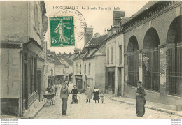 DONNEMARIE LA GRANDE RUE ET LA HALLE - Donnemarie Dontilly