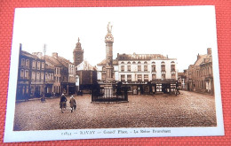 BAVAY (Nord)   -   Grand' Place  -  La Reine Brunehaut - Bavay