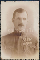 1918 Székely Aurél, A Cs. és Kir. 38. Gyalogezred Századosának Portréja, Rajta Kitüntetéseivel: Katonai Érdemérem (Signu - Other & Unclassified