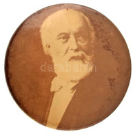 ~1900. Kossuth Időskori Arcképes Fém Jelvény (33mm) T:AU - Sin Clasificación