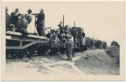 * T2/T3 Csíkszentdomokos, Sandominic; Vasútvonal, Vonat / Railway Line With Train. Photo (fl) - Ohne Zuordnung