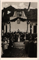 T2 1938 Érsekújvár, Nové Zamky; Bevonulás Magyar Címerrel / Entry Of The Hungarian Troops, Coat Of Arms + "1938 Érsekújv - Sin Clasificación