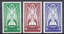 Ireland Sc# 121-123 MH 1943-1945 St. Patrick And Paschal Fire - Nuevos