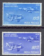 India Sc# 300-301 MH 1958 Air Force 25th - Neufs