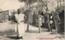 ** T1/T2 Dakar, Dans Le Village / Indigenous Village, Folklore - Non Classificati