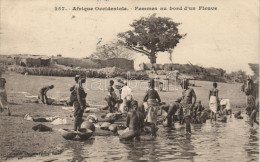 T2/T3 1929 Femmes Au Bord D'un Fleuve / Washing Women At The River, Senegalese Foklore (small Tear) - Non Classés