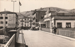 64 Pyrénées-Atlantiques :  Béhobie Le Pont International Et Le Poste Frontière Espagnol - Béhobie