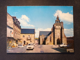 Saint-Nicolas-du-Pélem - La Place Du Creisker (automobile Renault 4L) / Edition Moderne Combier - Saint-Nicolas-du-Pélem