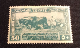 EGYPTE   N°  100  AVEC CHARNIERE  AVEC PETIT TACHE MARON PRIX EN CONSEQUENCE  COTE 13.50 E - Unused Stamps