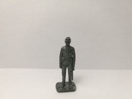 Kinder : USA Südstaaten Um 1862 1978-79 - Leutnant - Sudista 2 - Eisen - RP1482 Patent - 40 Mm - Figurines En Métal