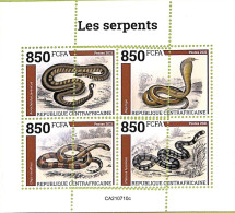 A7306 - CENTRAFRICAINE - ERROR MISPERF Stamp Sheet - 2021 - Reptiles, Snakes - Slangen