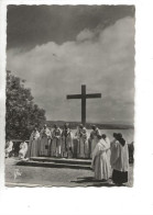 Landévennec (29) : Grande Messe Pontificale à L'Abbaye Saint-Guénolé En 1950 (animé) GF. - Landévennec