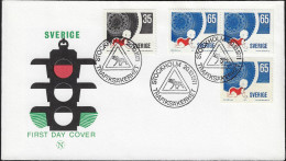 Suède 1971 Y&T 700, 701 Et 701b Sur FDC. Prévention Routière, Petit Bébé Et énorme Roue De Camion. Panneau élan - Accidents & Sécurité Routière