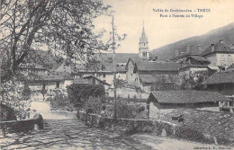 38 - THEYS - CPA Village (2.000 H) - Pont à L'entrée Du Village ( Vallée Du Graisivaudan ) - Isère - Theys