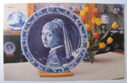PAYS-BAS - ZUID-HOLLAND - DELFT - Ware Plate Representing The Famous Vermeer Girl - Delft