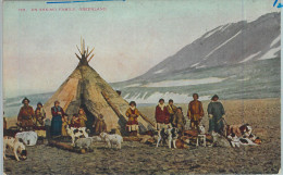 92375 - GREENLAND - VINTAGE  POSTCARD - An Eskimo Family - Greenland