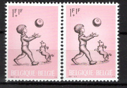 1399** V2 Point Rose Entre Le Ballon Et Les Mains - Neuf Sans Charnières - Cote 4,00 € - Autres & Non Classés