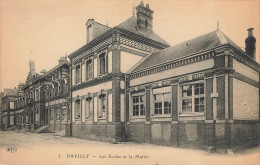 D2043 PAVILLY Les écoles Et La Mairie - Pavilly