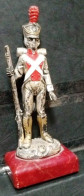 Statuetta In Argento E Smalto - Soldatino Formato H 11,5 Cm X Largh. Base 4 Cm. Largh. 2° Base Soldato 3 Cm.fronte Retro - Personajes