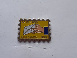 Pins PTT La Poste - Correo