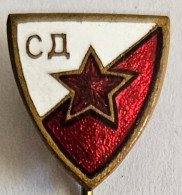 SD CRVENA ZVEZDA Beograd Serbia FOOTBALL CLUB, SOCCER / FUTBOL CALCIO PINS BADGES A13/10 - Football