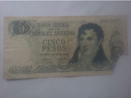 En L'état - Républica Argentina - Cinco Pesos - 1969 ? - 25.878.430 B - Argentine