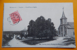 MACQUENOISE -  Grand'Place Et L'Eglise  -  1919 - Momignies