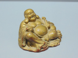 -PETITE STATUETTE  BOUDDHA En Résine Dorée Objet De Vitrine Collection    E - Aziatische Kunst