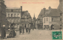 Paimpol * Place Du Martray Et Rue De L'église * Hôtel CONTINENTAL * Café Du Marché * Commerce AU BON MARCHE Magasin - Paimpol