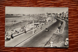 85 - LES SABLES D'OLONNE : Le Remblai Et La Plage - Sables D'Olonne