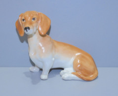 -ANCIENNE STATUETTE CHIEN TECKEL En PORCELAINE AUSTRIA WIEN COLLECTION VITRINE   E - Autres & Non Classés