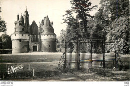 '"CPM Blangy Sur Bresle S Mme Ses Environs Chateau De Rambures Et Sa Grille D''honneur"' - Blangy-sur-Bresle