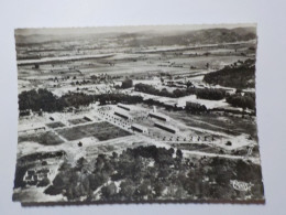 MEYRARGUES  La Colonnie De Vacances De La Ville De Marseille    La Cité Du Tuf Et Un Coin Du Village - Meyrargues