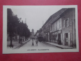 Carte Postale - LES ABRETS (38) - Rue Gambetta (5049) - Les Abrets