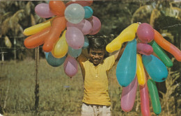 Pakistan Abdoul Veut T'offrir Des Ballons; Accepta Aussi Son Sourire Bien Amical; Offers You Balloons;his Friendly Smile - Pakistán