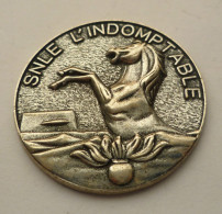 INSIGNE SNLE L' INDOMPTABLE, Sous-Marin Nucléaire Lanceur D' Engins  - Métal Léger 7 Grammes - Diamètre 3 Cm - Marine