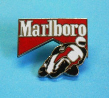 1 PIN'S //   ** CIRCUIT MOTO / MARLBORO ** - Moto