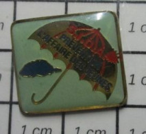 615A Pin's Pins / Beau Et Rare / MEDICAL / PARAPLUIE CORSE SIDA L'AFFAIRE DES JEUNES - Medical