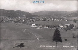 E3203) REUTTE - Außerfern - Tirol - Häuser Ansichten U. Wiese Mit Kleinem Weg - ALT !! - Reutte